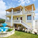 Vila Alonia *