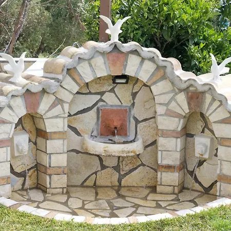 艾罗尼亚别墅 *