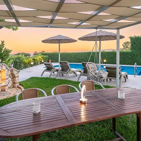 Alonia Villa *